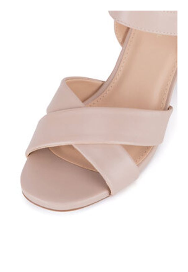 Clara Barson Sandały WSS21574-01 Beżowy. Kolor: beżowy. Materiał: materiał