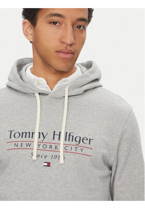 TOMMY HILFIGER - Tommy Hilfiger Bluza Center Stack MW0MW38672 Szary Regular Fit. Kolor: szary. Materiał: bawełna