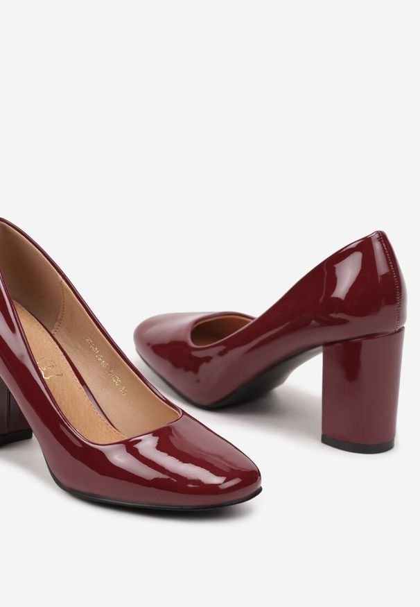 Renee - Bordowe Czółenka Lakierowane na Słupku z Wkładką ze Skóry Naturalnej Naorine. Okazja: do pracy, na spotkanie biznesowe. Kolor: czerwony. Materiał: lakier, skóra. Obcas: na słupku. Styl: wizytowy, biznesowy, elegancki