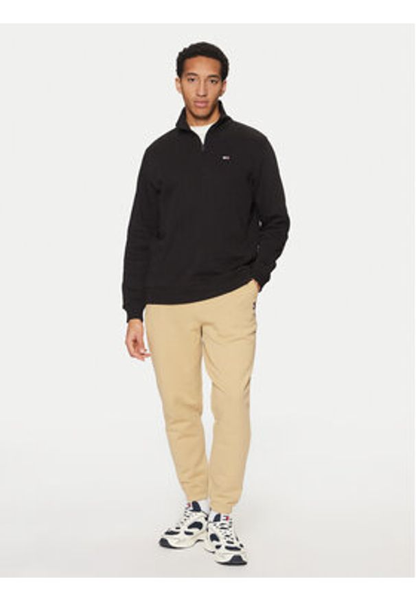 Tommy Jeans Bluza DM0DM20339 Czarny Regular Fit. Kolor: czarny. Materiał: bawełna