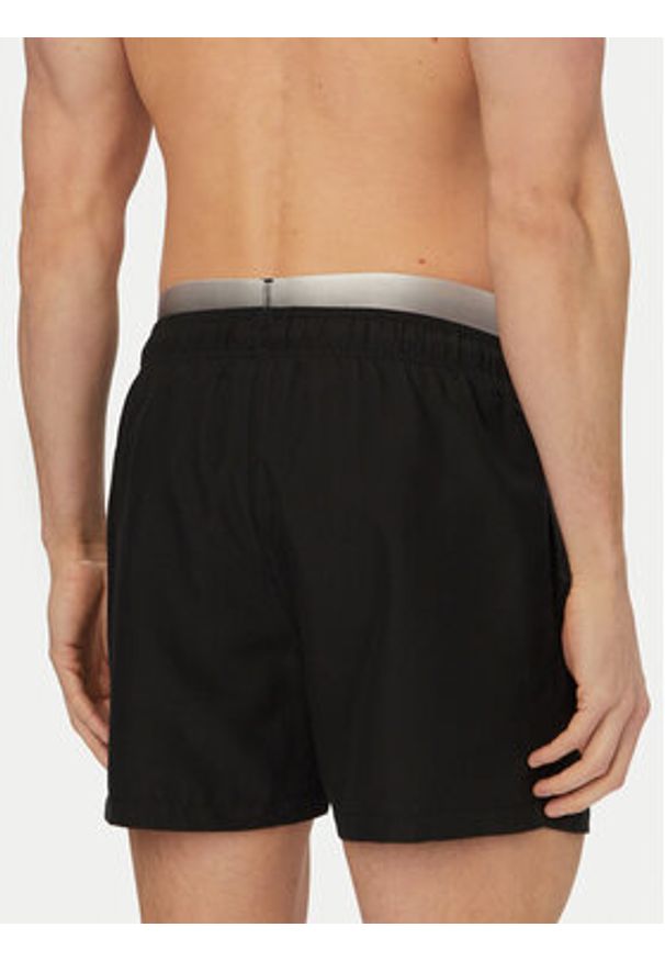 Emporio Armani Szorty sportowe EM000686 AF20432 UC001 Czarny Regular Fit. Kolor: czarny. Materiał: syntetyk. Styl: sportowy