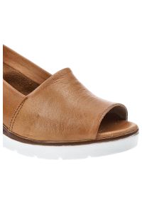 Brązowe Sandały Ravini Wygodne Skórzane Buty. Kolor: brązowy. Materiał: skóra #2