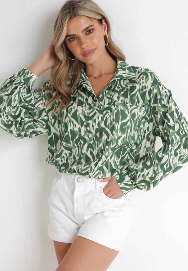 Born2be - Zielona Wzorzysta Koszula z Guzikami Bellia. Kolor: zielony. Materiał: tkanina, jeans