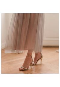 Marco Shoes Eleganckie sandały wykonane ze skóry złoty. Kolor: złoty. Materiał: skóra. Styl: elegancki #9