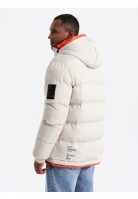 Ombre Clothing - Sportowa ciepła kurtka męska z podwójnym kapturem – jasny beżowy V1 - Rozmiar: XL. Kolor: szary. Materiał: syntetyk, tkanina, poliester, materiał. Długość: długie. Wzór: aplikacja, nadruk, napisy. Styl: sportowy #4