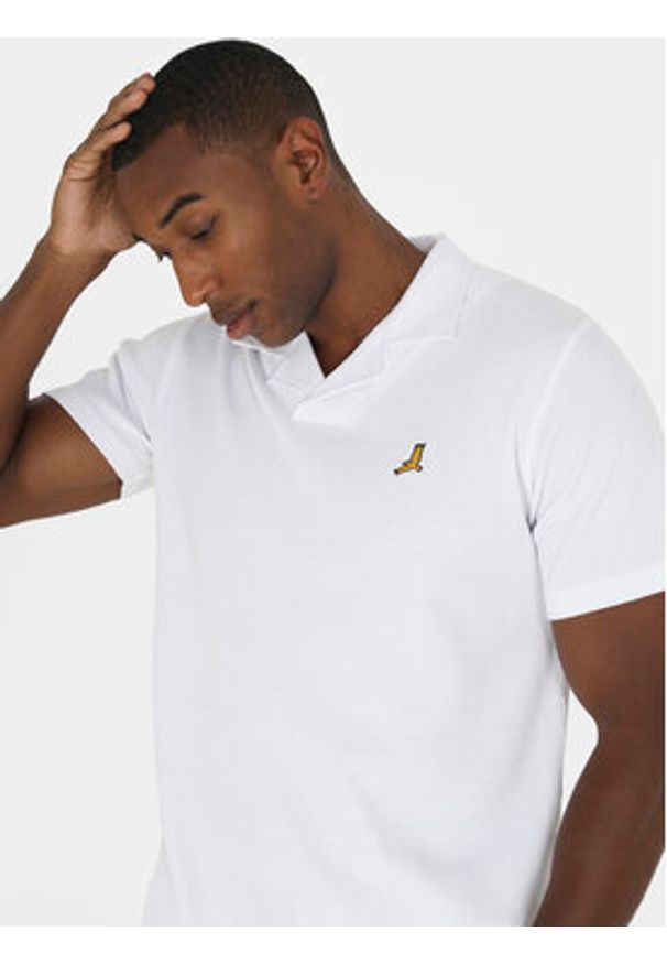 Brave Soul Polo MPS-627SONOMA Biały Straight Fit. Typ kołnierza: polo. Kolor: biały. Materiał: bawełna