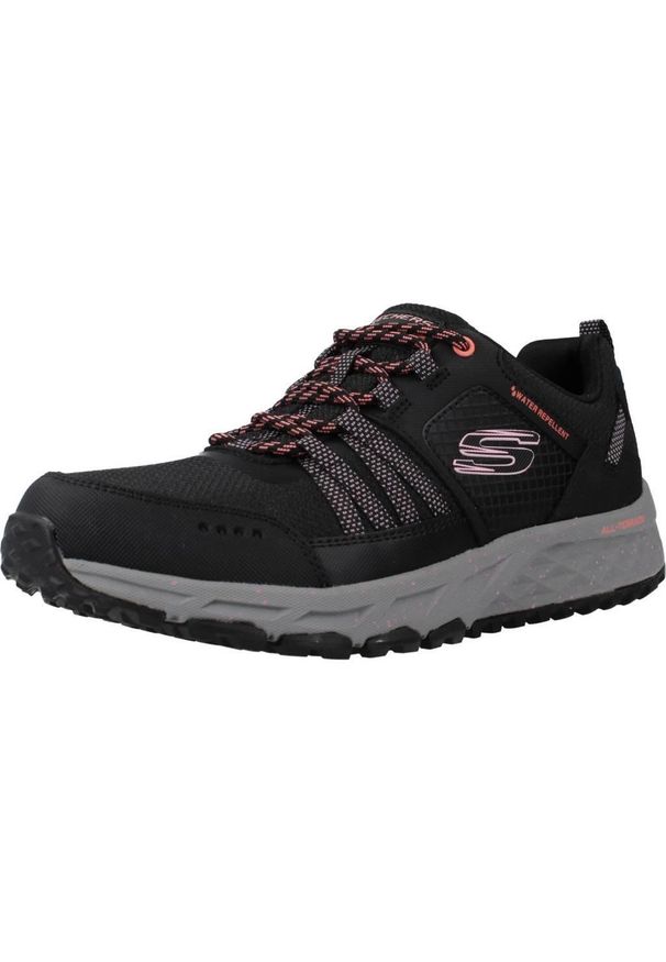 skechers - Kapcie SKECHERS ESCAPE PLAN Czarny. Kolor: czarny. Materiał: syntetyk, tkanina