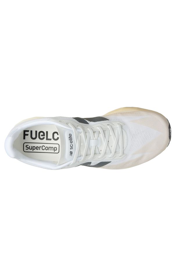 Buty męskie New Balance FuelCell SC Elite V5 MRCELLD5 – białe. Kolor: biały. Materiał: materiał, syntetyk. Szerokość cholewki: normalna. Sport: bieganie, fitness