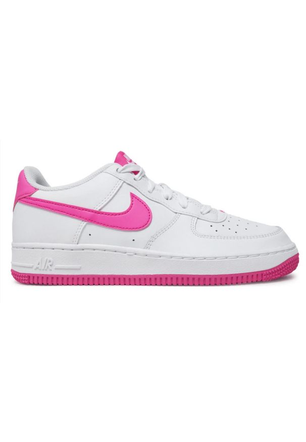 Buty sneakers Nike. Kolor: biały. Sport: turystyka piesza