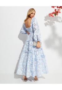 NEEDLE & THREAD - Letnia sukienka za kostki. Typ kołnierza: dekolt kwadratowy. Kolor: niebieski. Materiał: żakard, materiał. Wzór: kwiaty. Sezon: lato #6
