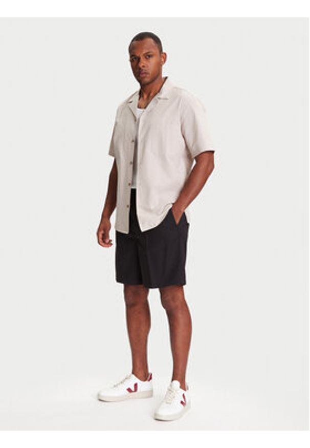 Mustang Szorty materiałowe Linen 1016459 Czarny Loose Fit. Kolor: czarny. Materiał: bawełna