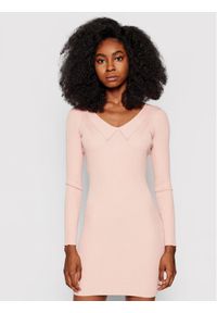 Guess Sukienka dzianinowa Cecile W1YK1H Z2V60 Różowy Slim Fit. Kolor: różowy. Materiał: wiskoza, dzianina #1