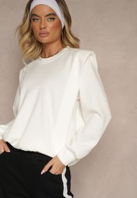 Renee - Biała Bluza z Wiskozą z Szerokimi Ramionami Alioris. Okazja: na co dzień. Kolor: biały. Materiał: wiskoza. Styl: elegancki, casual #5