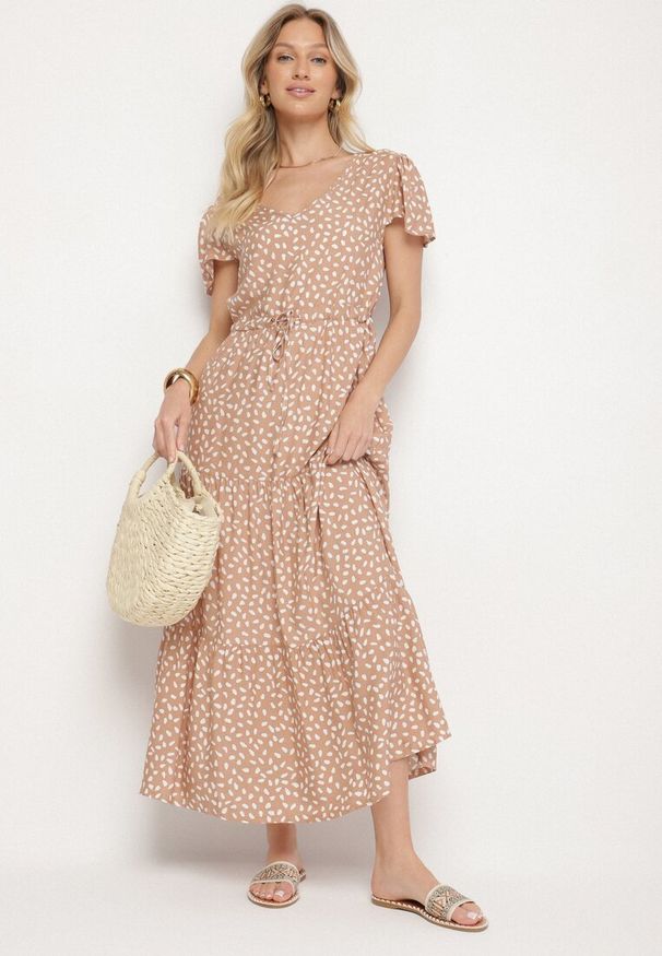 Born2be - Beżowa Sukienka z Bawełną i Geometrycznym Wzorem Lunavella. Okazja: na spacer, na co dzień. Kolor: beżowy. Materiał: bawełna. Wzór: geometria. Sezon: lato. Typ sukienki: proste. Styl: casual, elegancki