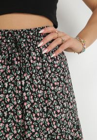 Born2be - Czarna Bawełniana Spódnica Maxi w Kwiatki Amelix. Kolor: czarny. Materiał: bawełna. Wzór: kwiaty #3