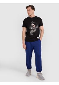 4f - 4F T-shirt regular z nadrukiem siatkarskim męski - czarny L. Okazja: na co dzień, do domu. Kolor: czarny. Materiał: bawełna, jersey, materiał. Wzór: nadruk. Styl: sportowy, klasyczny, casual