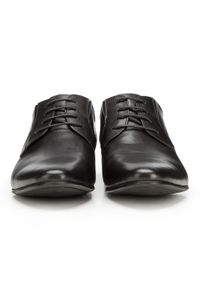 Wittchen - Męskie derby skórzane z gumką. Nosek buta: otwarty. Kolor: czarny. Materiał: skóra. Styl: klasyczny, elegancki #5