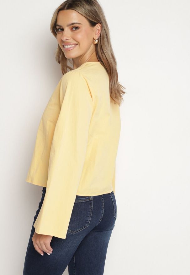 Born2be - Pomarańczowa Bawełniana Bluzka Narzutka Wiązana na Troczki z Szerokimi Rękawami Calorea. Okazja: na co dzień. Typ kołnierza: dekolt w kształcie V. Kolor: pomarańczowy. Materiał: bawełna. Styl: casual, klasyczny