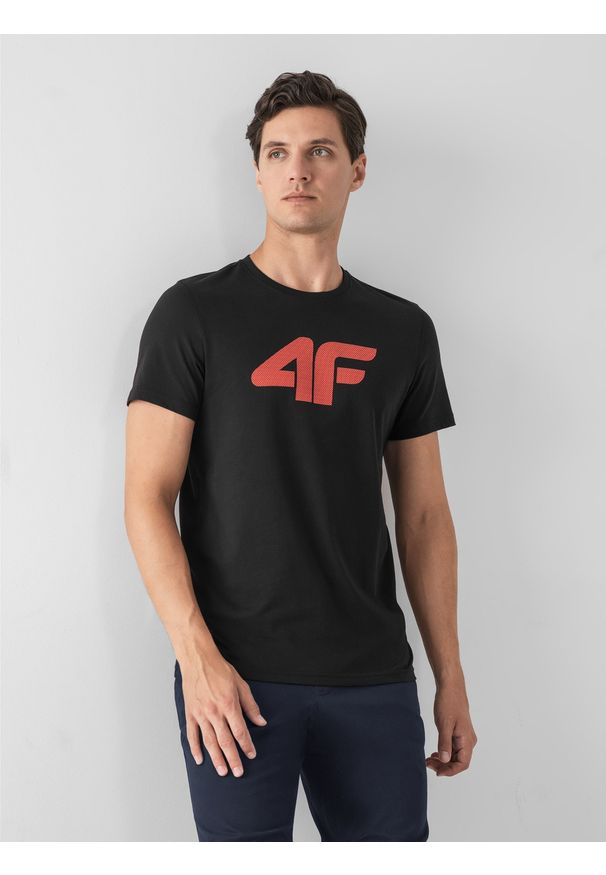 4f - T-shirt regular z nadrukiem męski. Kolor: czarny. Materiał: bawełna, dzianina. Wzór: nadruk