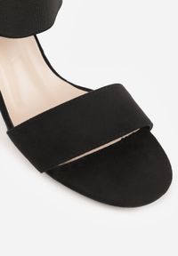 Born2be - Czarne Sandały z Imitacji Zamszu na Słupku Ianolis. Okazja: na co dzień. Kolor: czarny. Materiał: zamsz. Obcas: na słupku. Styl: casual, elegancki, klasyczny. Wysokość obcasa: średni #8