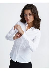 ICHI Koszula Dima 102533 Biały Classic Fit. Kolor: biały. Materiał: bawełna
