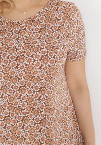 Born2be - Ciemnobeżowa Trapezowa Sukienka Mini w Kwiatowy Wzór Aganis. Kolor: beżowy. Materiał: materiał. Długość rękawa: krótki rękaw. Wzór: kwiaty. Typ sukienki: trapezowe. Długość: mini #2