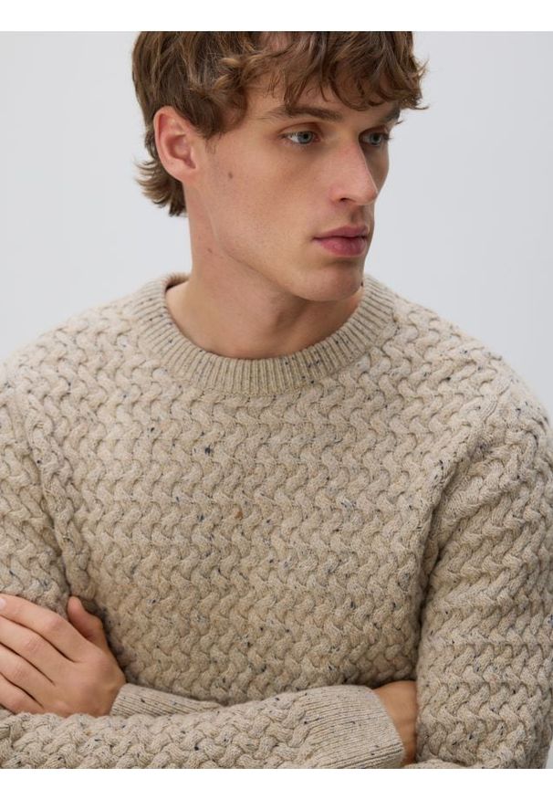 Reserved - Strukturalny sweter z wełną - beżowy. Kolor: beżowy. Materiał: wełna