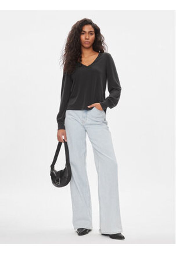 only - ONLY Bluzka 15310209 Czarny Regular Fit. Kolor: czarny. Materiał: syntetyk