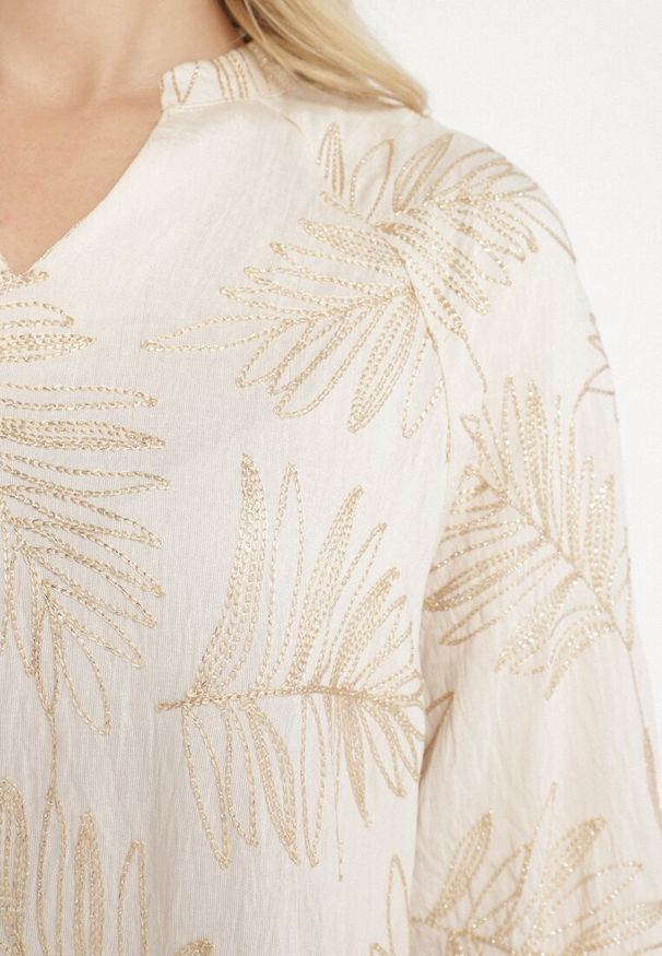 Born2be - Jasnobeżowa Wiskozowa Sukienka z Metaliczną Nicią i Haftami Norvezira. Okazja: na co dzień, na spacer. Typ kołnierza: dekolt w serek. Kolor: beżowy. Materiał: wiskoza. Długość rękawa: długi rękaw. Wzór: haft. Typ sukienki: proste. Styl: casual, elegancki