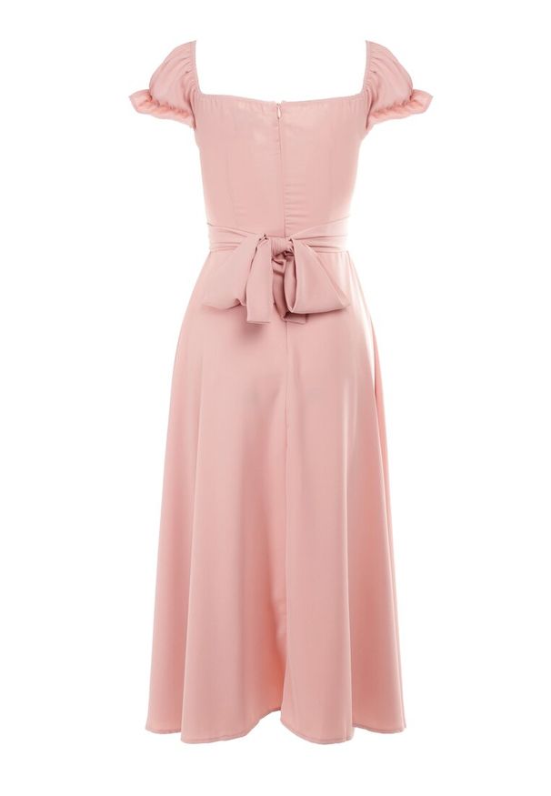 Born2be - Różowa Sukienka Midi z Dekoltem Carmen i Bufiastymi Rękawkami Amarhis. Okazja: na co dzień, na imprezę. Typ kołnierza: typu carmen. Kolor: różowy. Wzór: aplikacja. Typ sukienki: proste. Długość rękawa: krótki rękaw. Sezon: lato. Styl: casual, elegancki, klasyczny. Długość: midi