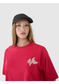 4f - 4F T-shirt oversize z nadrukiem damski - różowy M. Okazja: na co dzień. Kolor: różowy. Materiał: dzianina, bawełna, jersey. Długość rękawa: krótki rękaw. Długość: krótkie. Wzór: nadruk. Sezon: lato. Styl: klasyczny, sportowy, casual