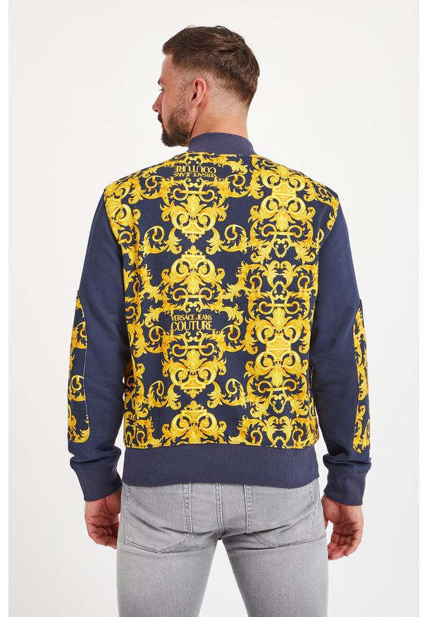 Versace Jeans Couture - Bluza VERSACE JEANS COUTURE. Typ kołnierza: kołnierzyk stójkowy. Wzór: aplikacja