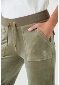 Juicy Couture - JUICY COUTURE Zielone damskie spodnie Del Ray, Rozmiar S. Kolor: zielony. Materiał: poliester, welur. Wzór: haft #2