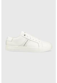 Calvin Klein Jeans sneakersy kolor biały. Nosek buta: okrągły. Zapięcie: sznurówki. Kolor: biały. Materiał: materiał, guma