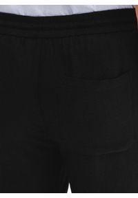 Pako Lorente - PAKO LORENTE - Czarne spodenki męskie z lnem. Okazja: na co dzień. Kolor: czarny. Materiał: len. Sezon: lato. Styl: casual #9