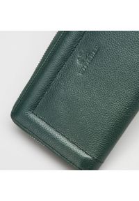 Wittchen - Damski portfel skórzany z ozdobnym brzegiem duży zielony. Kolor: zielony. Materiał: skóra #3