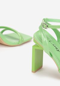 Renee - Zielone Lakierowane Sandały na Słupku ze Sprzączką Siwan. Nosek buta: otwarty. Zapięcie: sprzączka. Kolor: zielony. Materiał: lakier. Obcas: na słupku #3