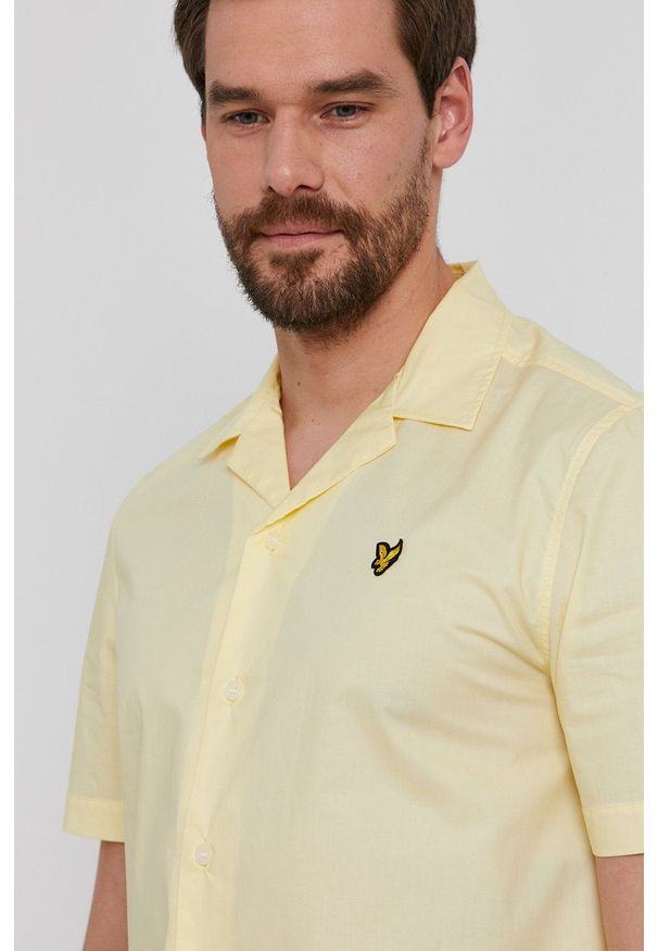 Lyle & Scott Koszula bawełniana męska kolor żółty regular z kołnierzykiem klasycznym. Okazja: na co dzień. Typ kołnierza: kołnierzyk klasyczny. Kolor: żółty. Materiał: bawełna. Styl: klasyczny