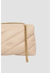 Pinko - PINKO Beżowa listonoszka damska Love Puff Classic. Kolor: beżowy. Materiał: pikowane. Styl: elegancki #3