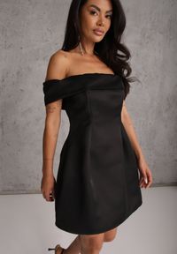 Renee - Czarna Koktajlowa Sukienka Hiszpanka VICES Typu Bombka Iaonara. Typ kołnierza: dekolt hiszpanka. Kolor: czarny. Materiał: poliester. Typ sukienki: bombki. Styl: wizytowy #5