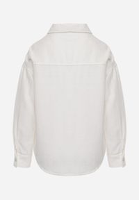 Born2be - Biała Bawełniana Kurtka Jeansowa o Koszulowym Kroju na Napy Yrelola. Okazja: na co dzień, do pracy. Kolor: biały. Materiał: jeans, bawełna. Długość: długie. Styl: casual, klasyczny #8