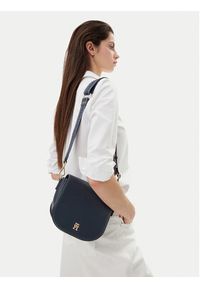 TOMMY HILFIGER - Tommy Hilfiger Torebka Th Logotape Saddle Bag AW0AW17184 Granatowy. Kolor: niebieski. Materiał: skórzane #4