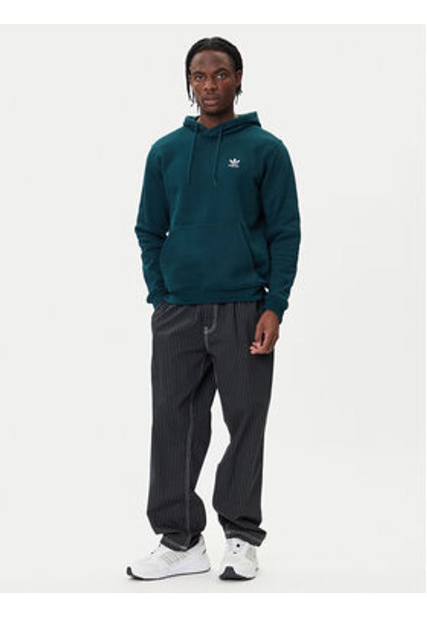 Adidas - adidas Bluza Trefoil Essentials JZ3589 Zielony Regular Fit. Kolor: zielony. Materiał: bawełna, syntetyk