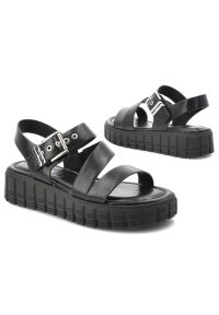 Sandały damskie Tamaris, cholewka ze skóry ekologicznej zapinane na rzep masywna podeszwa, czarne, 1-28233-46 001. Okazja: na co dzień, na spacer. Zapięcie: rzepy. Kolor: czarny. Materiał: skóra ekologiczna. Wzór: paski. Sezon: lato. Styl: elegancki, casual #6