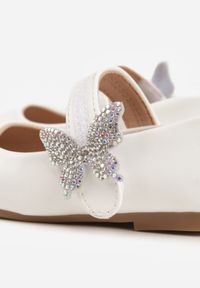 Born2be - Białe Balerinki Zapinane na Rzep z Ozdobą Motylkiem Adola. Okazja: na co dzień. Zapięcie: rzepy. Kolor: biały. Materiał: jeans. Wzór: aplikacja. Styl: casual, elegancki #3
