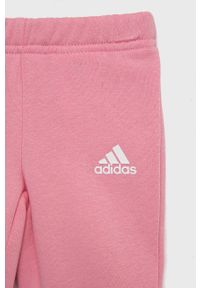 Adidas - adidas komplet dziecięcy kolor różowy. Kolor: różowy. Materiał: bawełna #3