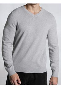 Sinsay - Bawełniany sweter z dekoltem V - kremowy. Kolor: kremowy. Materiał: bawełna #1