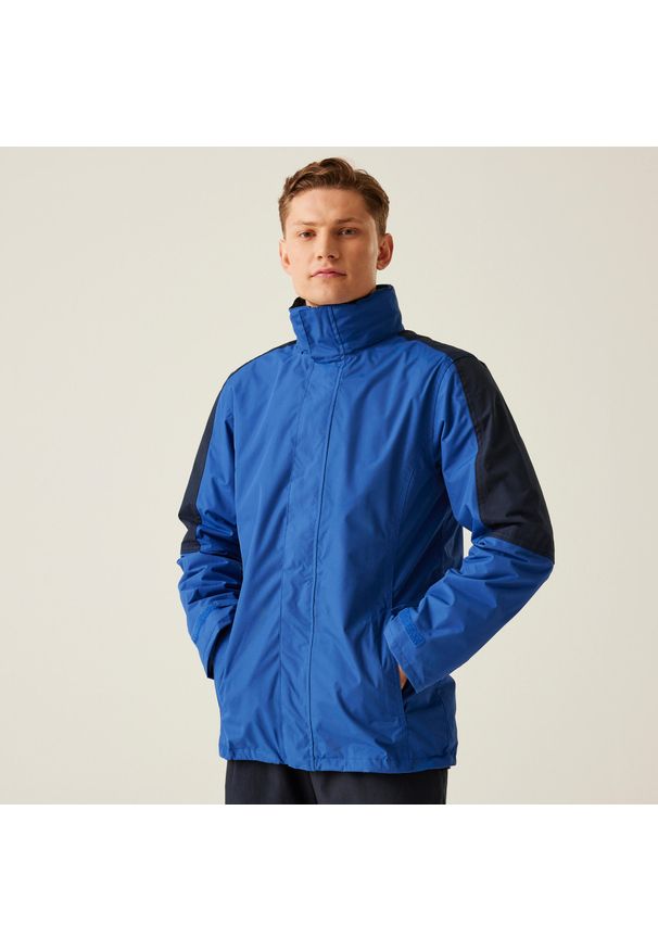 Regatta - Kurtka robocza męska Defender. Kolor: niebieski. Materiał: softshell. Sezon: zima. Sport: turystyka piesza