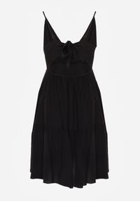 Born2be - Czarna Sukienka z Wiskozy Aikena. Okazja: na co dzień, na randkę, na spacer. Kolor: czarny. Materiał: wiskoza. Długość rękawa: na ramiączkach. Sezon: lato. Typ sukienki: proste. Styl: klasyczny, wakacyjny, casual #7