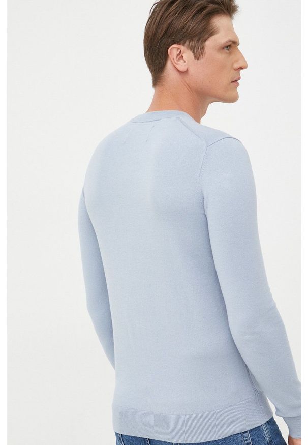 Calvin Klein Jeans sweter męski kolor szary lekki. Okazja: na co dzień. Kolor: szary. Długość rękawa: długi rękaw. Długość: długie. Wzór: aplikacja. Styl: casual